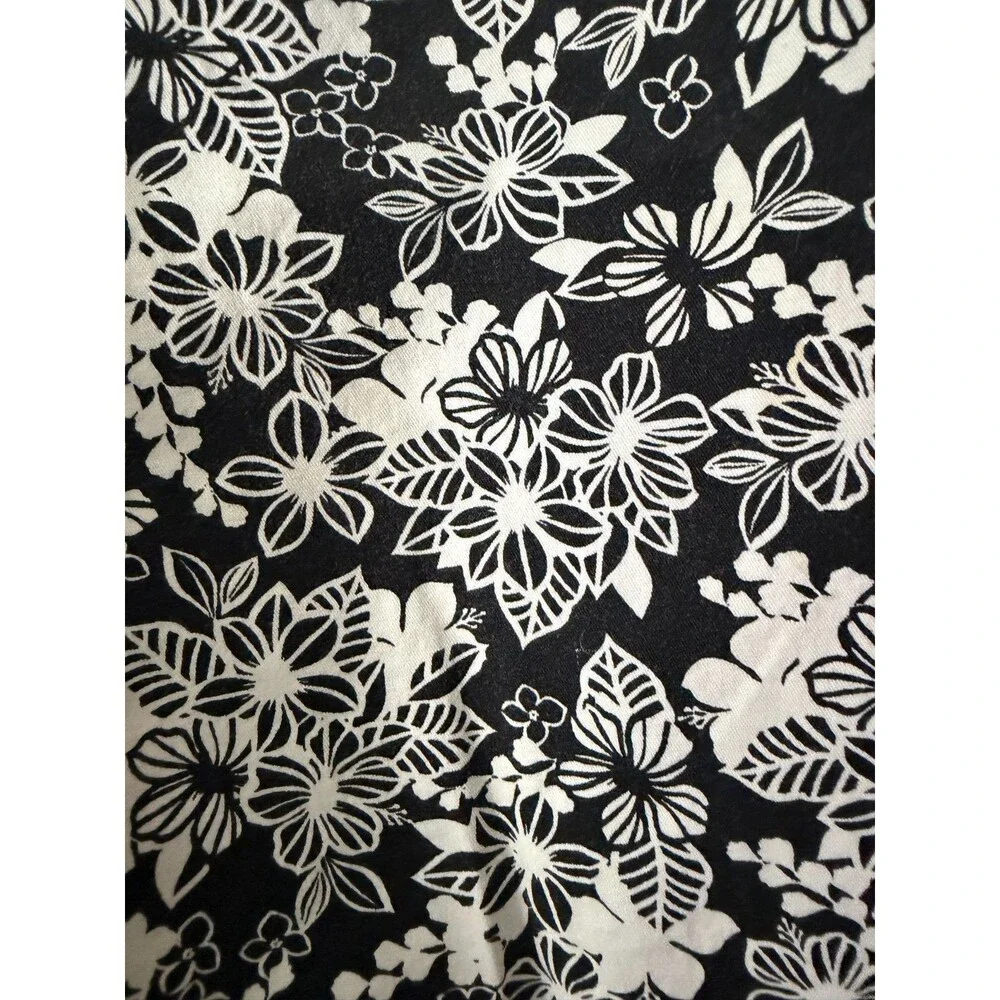 Bandolino Denim Black/White Floral Bermuda Shorts Sz 8